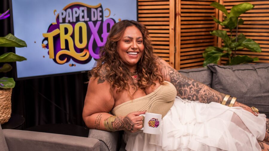 Papel de Troxa - o novo podcast de Amanda Souza em parceria com a Tumpats